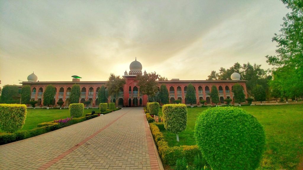 Divisional Public School & College, Sahiwal